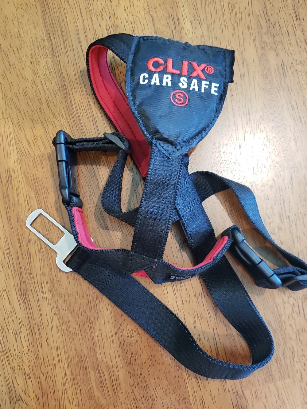 New CLIX Car Safe Dog Seatbelt Harness - Black with Red Trim
